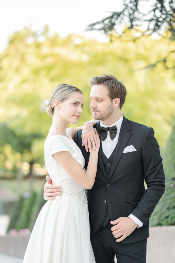 Photographe laurent souday séance couple à Paris au Trocadéro