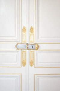 laurent souday studio mariage au chateau de nainville-les-roches détail porte fine art