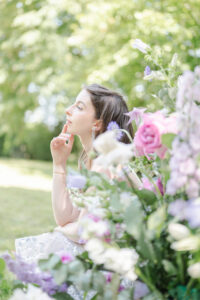 laurent-souday-wedding-visite-technique-chateau-avesne-bride-with-flower