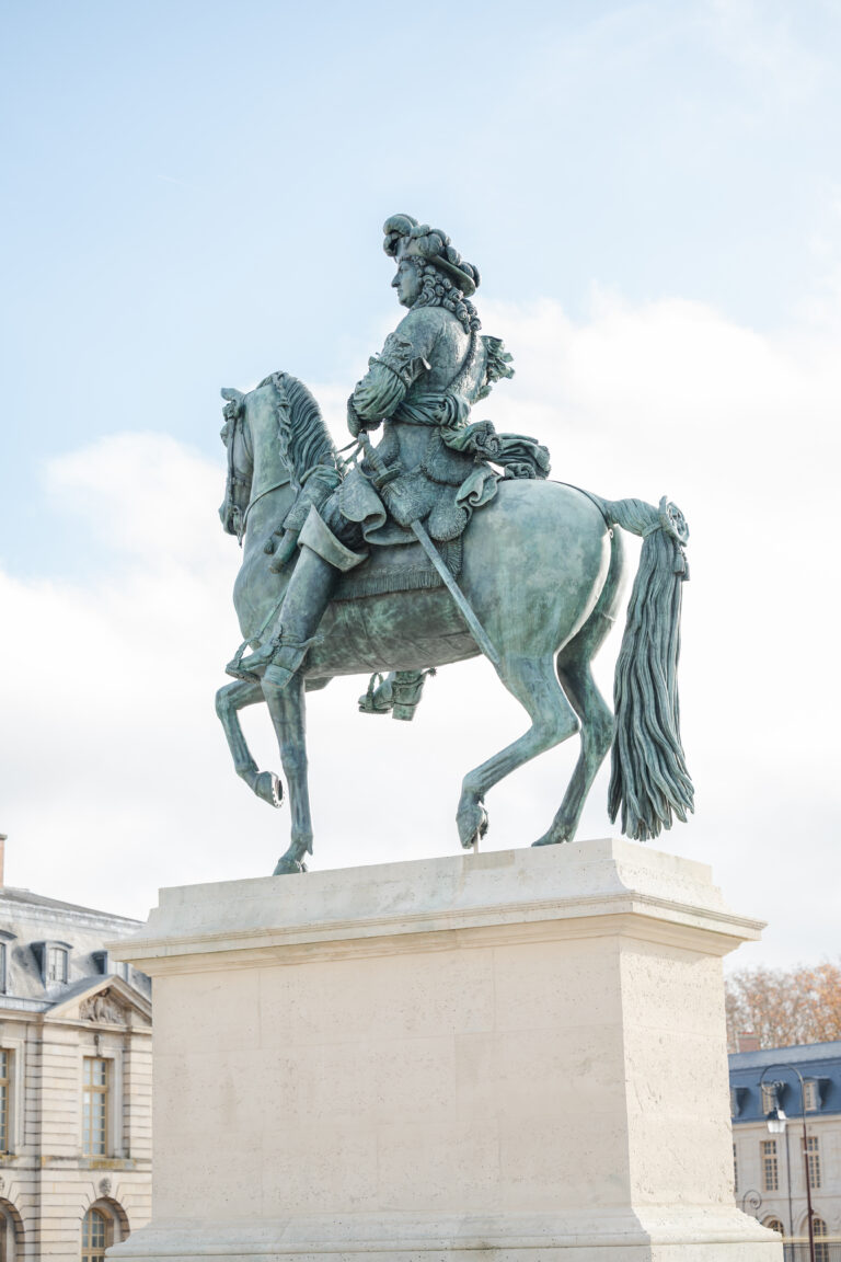 Laurent souday studio photographe spécialisé en proposal et fiançailles à Versailles au chateau de versailles louis XIV