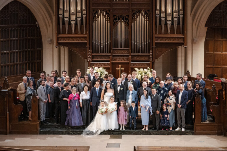 laurent souday studio photographe mariage eglise americain à paris couple canadien janis et alexandre phot os de famille ensemble