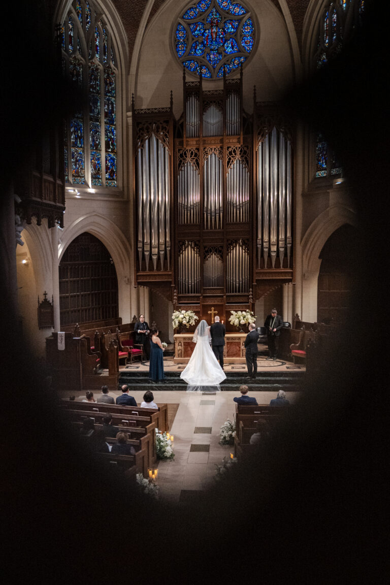 laurent souday studio photographe mariage eglise americain à paris couple canadien janis et alexandre phot os depuis le balcon